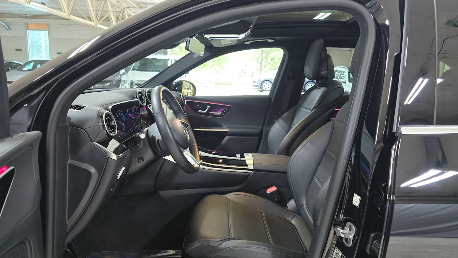 Used 2025 Mercedes-Benz GLC 300 4MATIC image 20