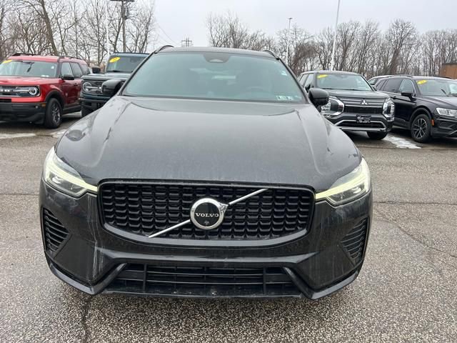 Used 2022 Volvo XC60 T8 R-Design w/ Advanced Package image 8