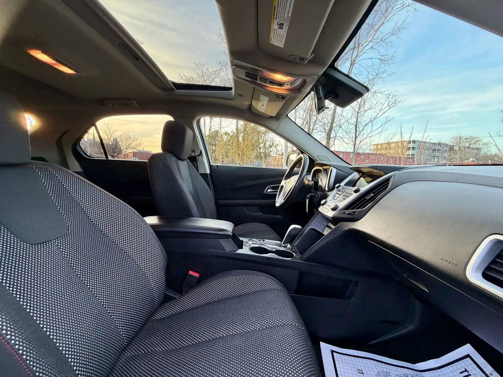 Used 2015 Chevrolet Equinox LT w/ Driver Convenience Package image 16