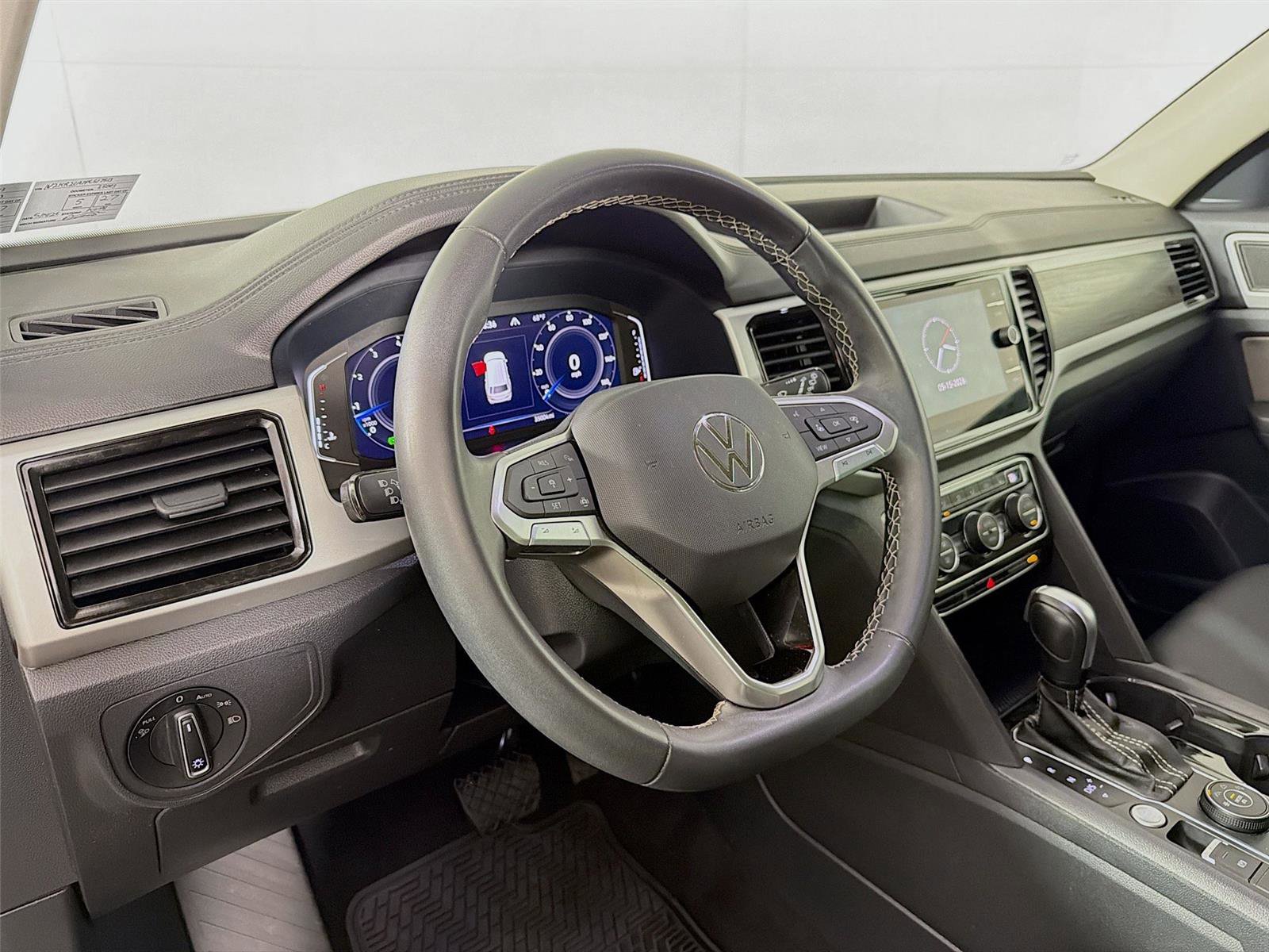 Used 2023 Volkswagen Atlas SE w/ Panoramic Sunroof Package AWD/4WD image 9