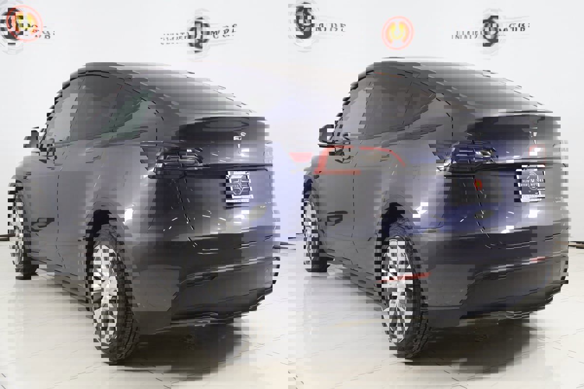 Used 2022 Tesla Model Y Long Range image 4