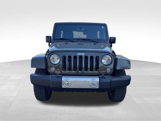 Used 2015 Jeep Wrangler Unlimited Sahara w/ Connectivity Group AWD/4WD image 8