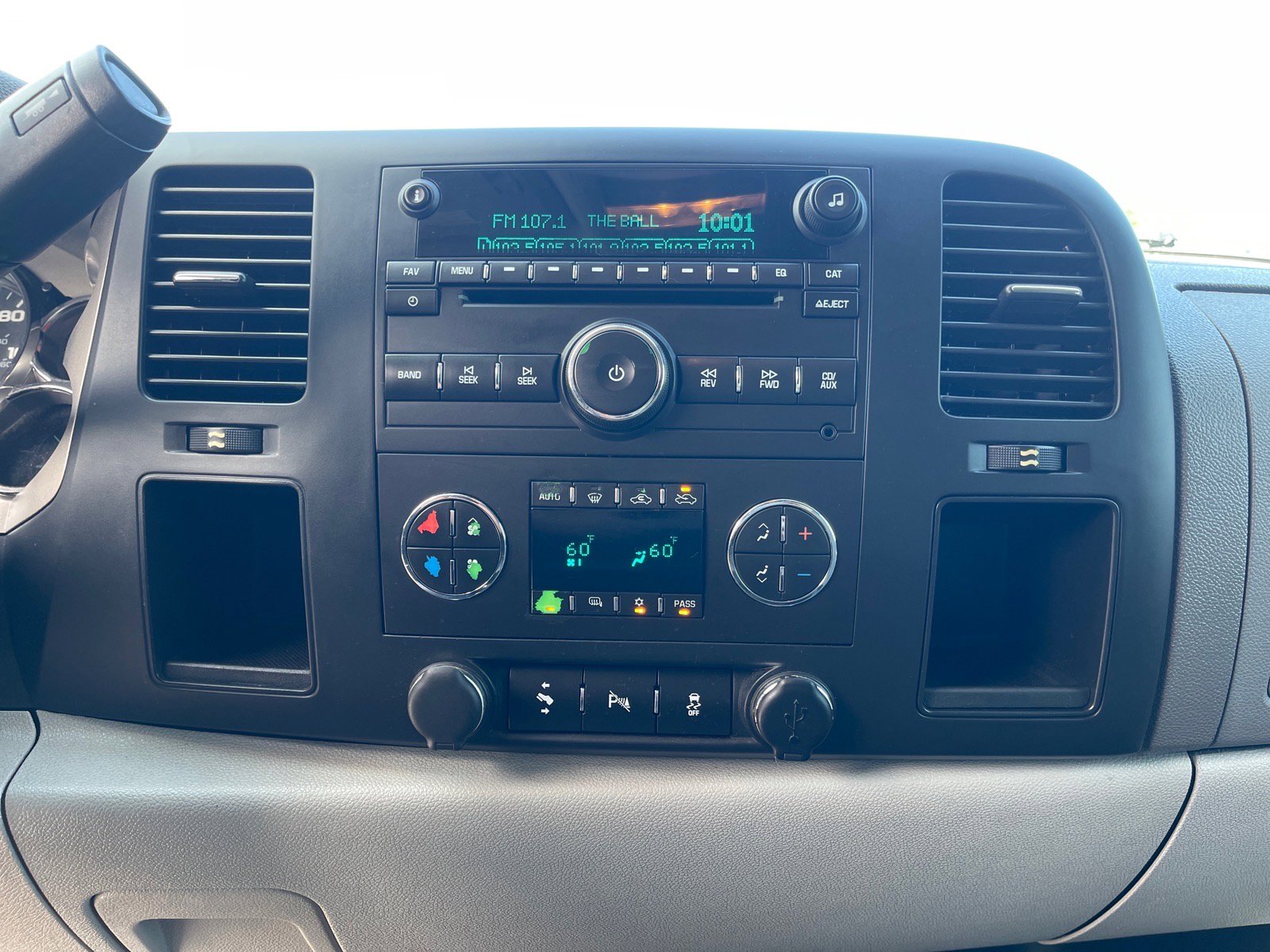 Used 2014 Chevrolet Silverado 2500 LT w/ Interior Plus Package image 5