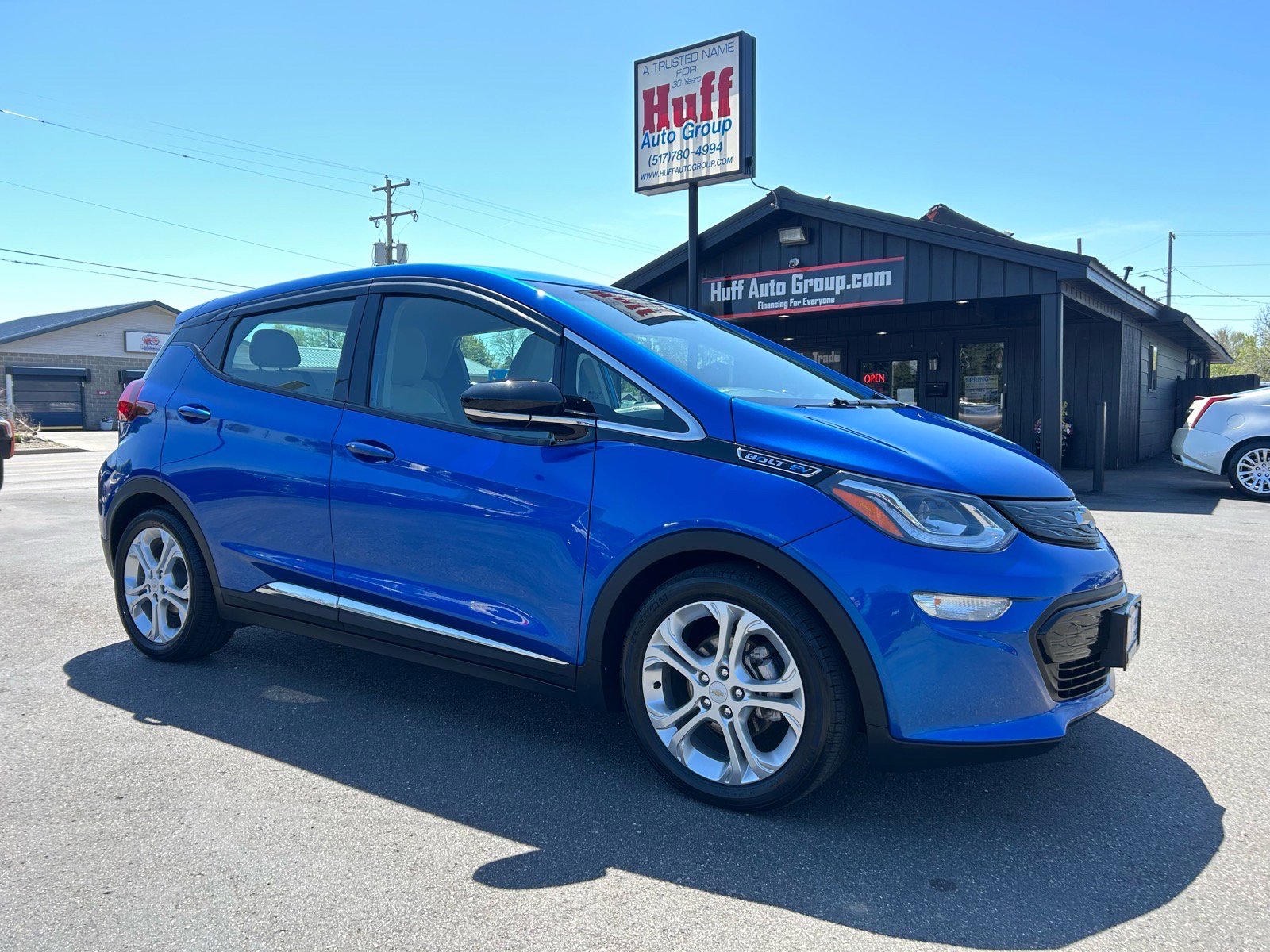 Used 2020 Chevrolet Bolt LT FWD image 1