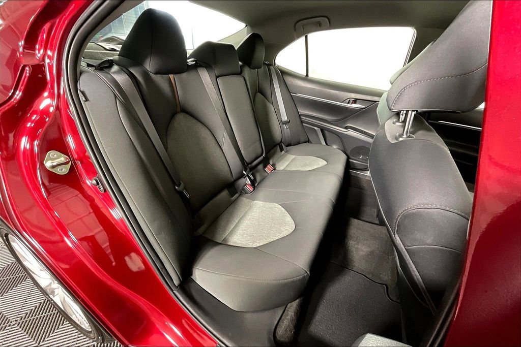 Used 2019 Toyota Camry LE image 36