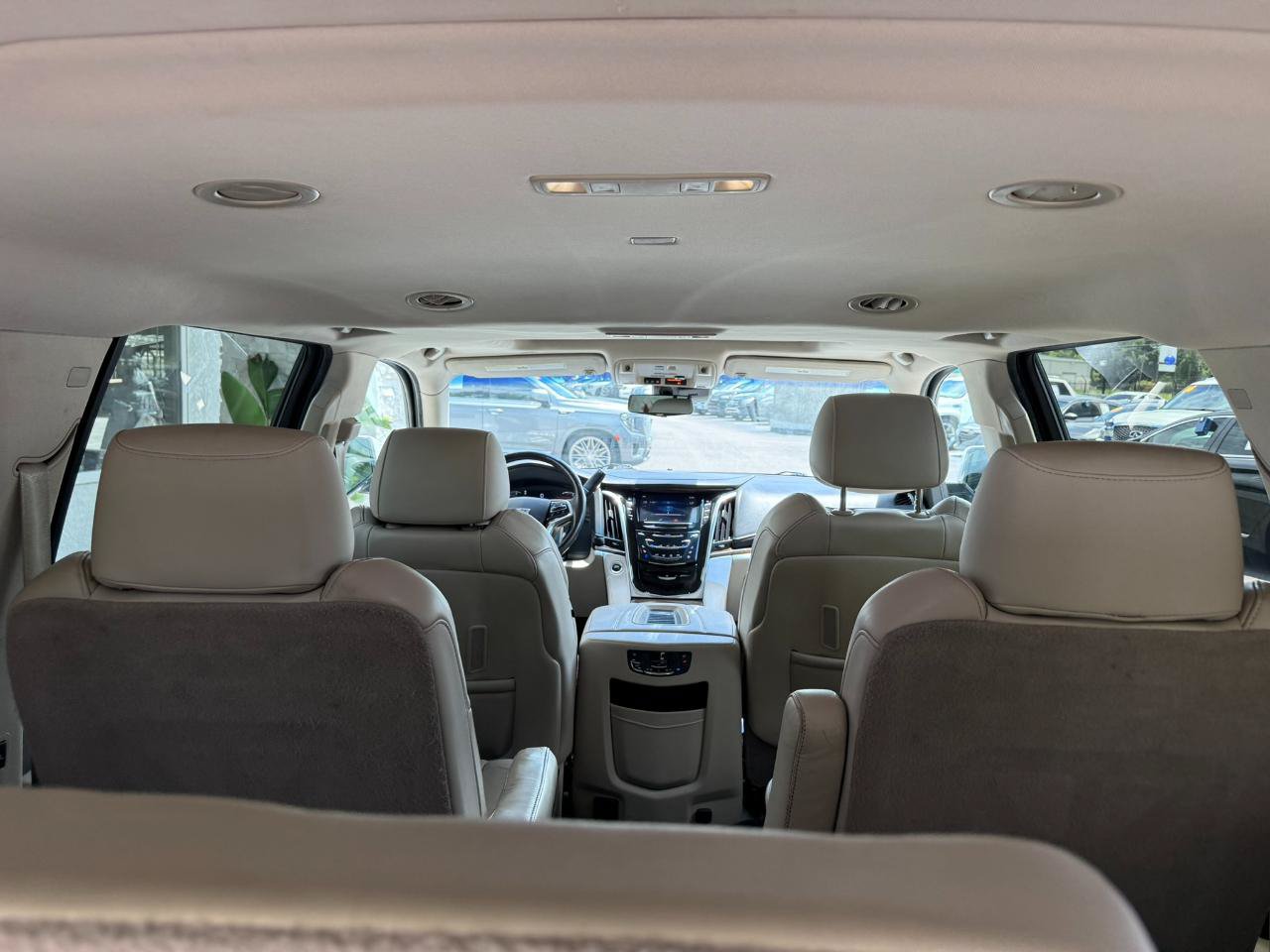 Used 2018 Cadillac Escalade ESV Luxury RWD image 19