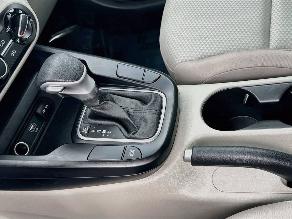 Used 2023 Kia Soul LX w/ LX Technology Package FWD image 17