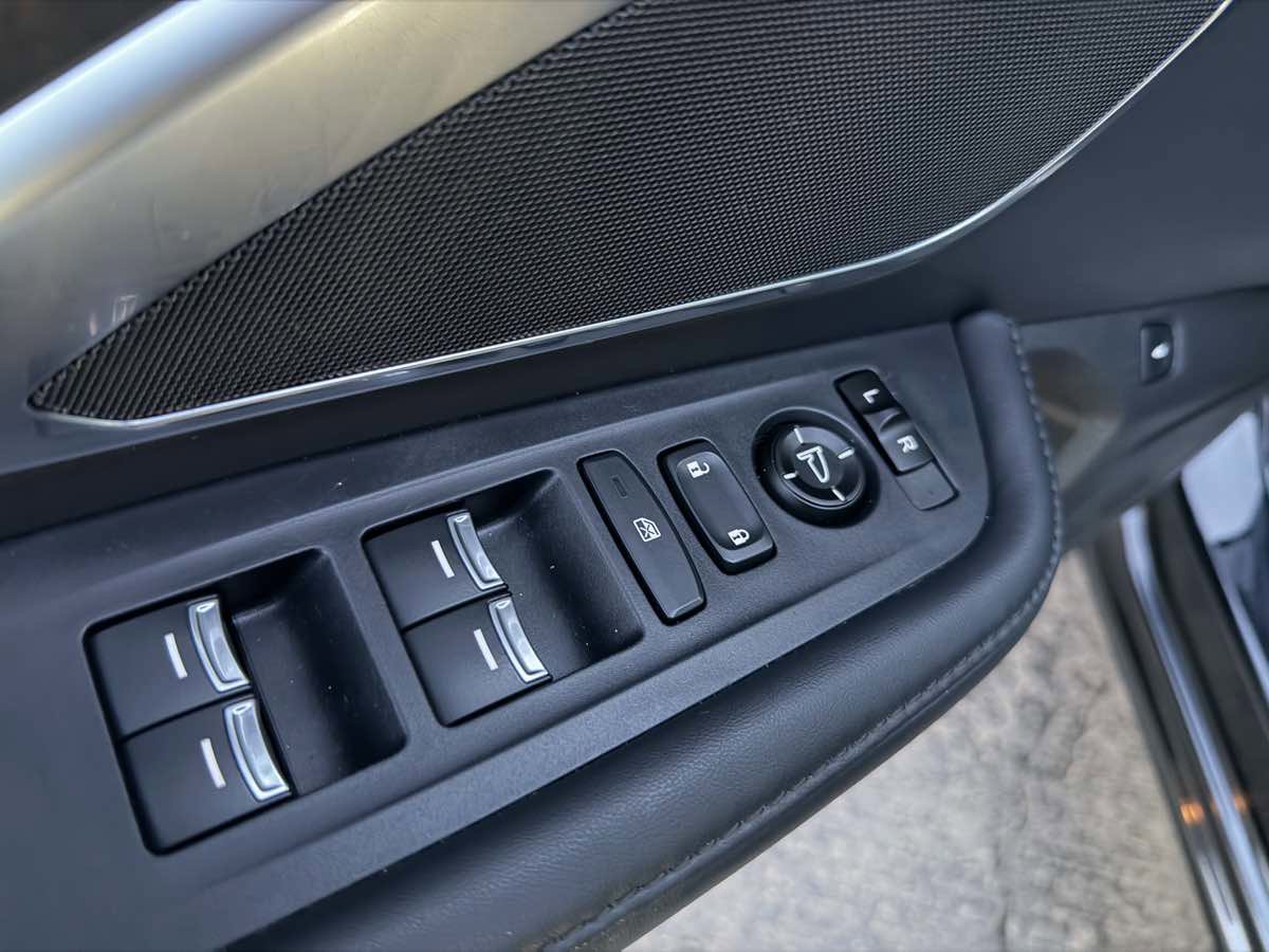 Used 2020 Acura RDX AWD image 25