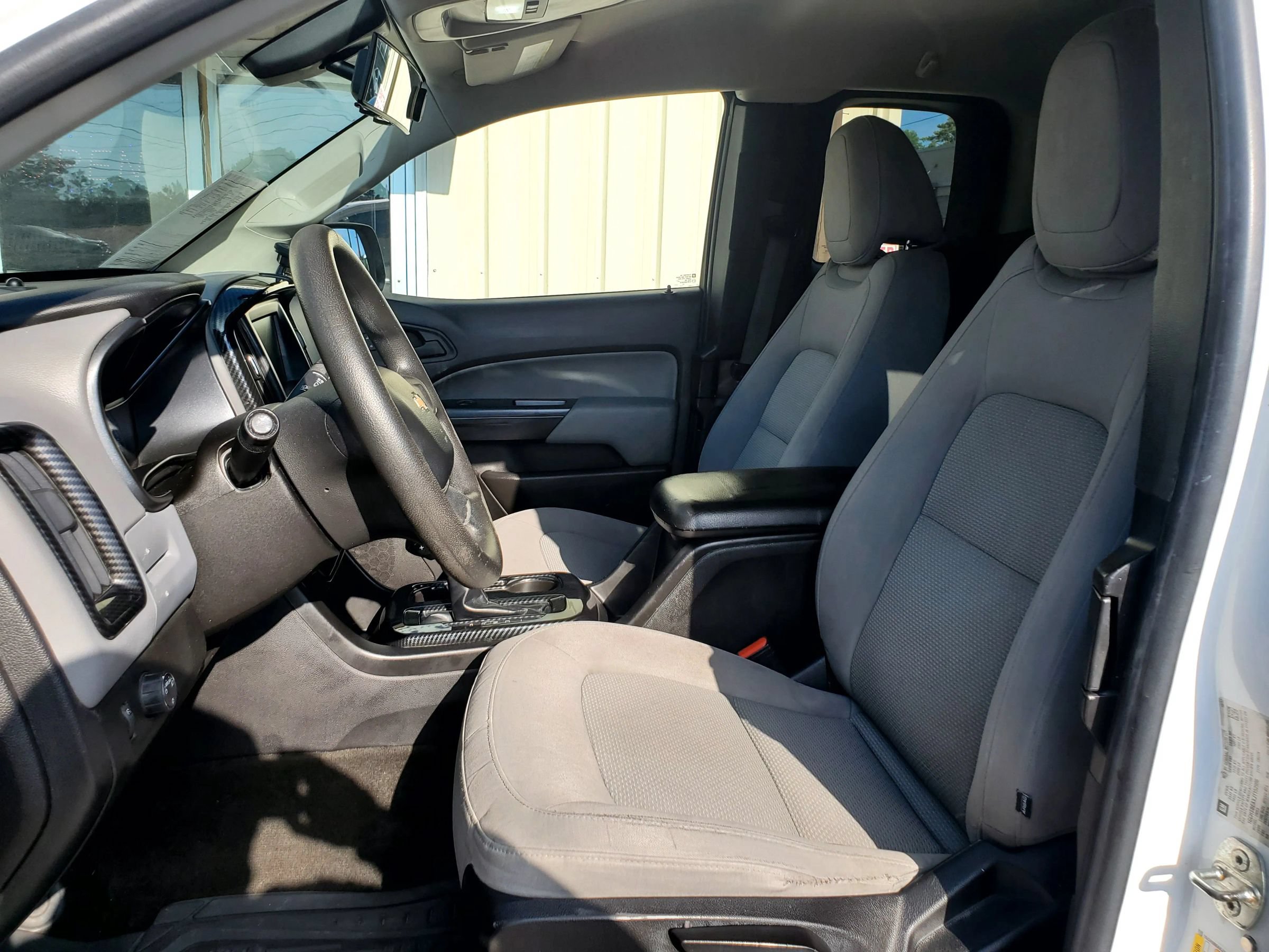 Used 2018 Chevrolet Colorado W/T RWD image 25