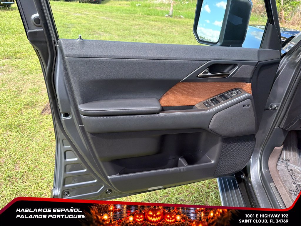 Used 2025 Lexus GX 550 w/ Cold Area Package AWD/4WD image 12