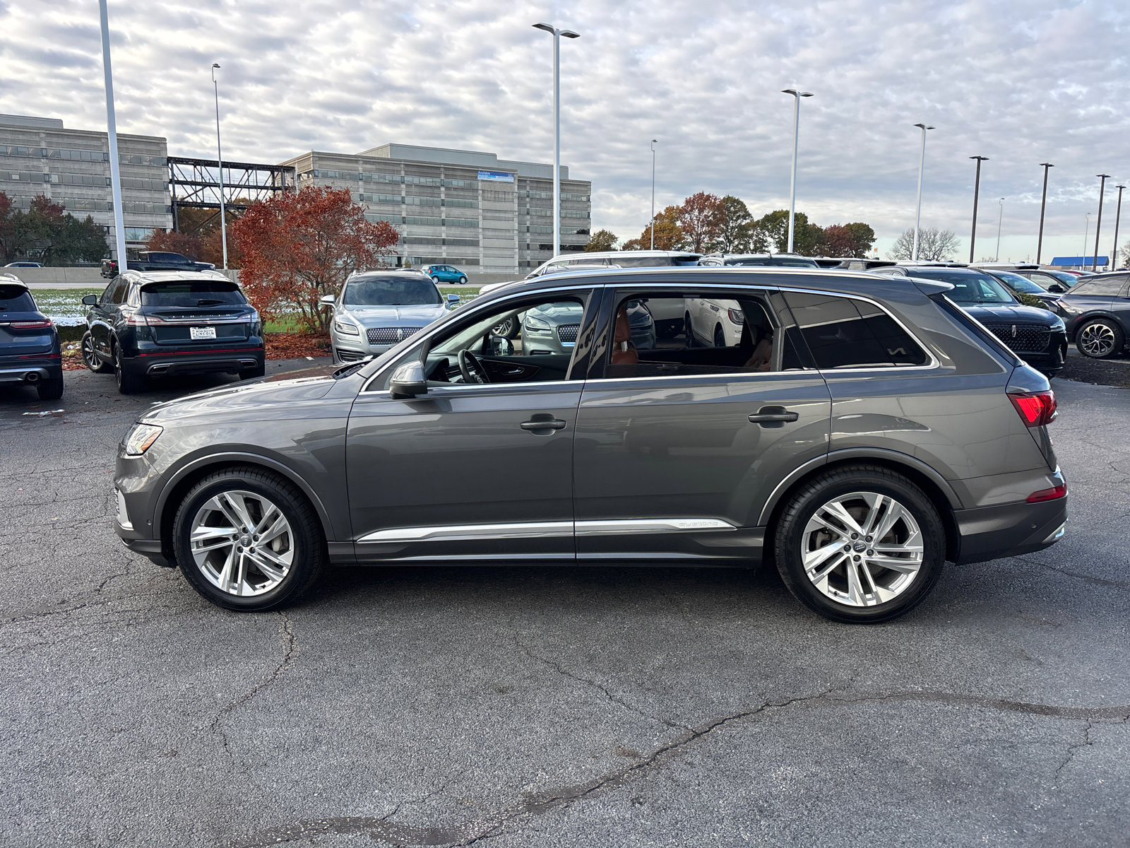 Used 2020 Audi Q7 3.0T Prestige w/ Prestige Package image 4