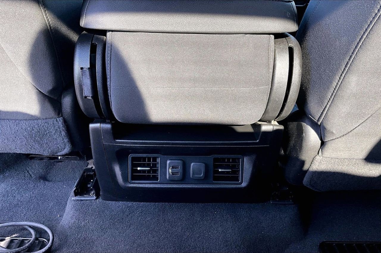 Used 2022 Chevrolet Silverado 2500 LT w/ Convenience Package image 15