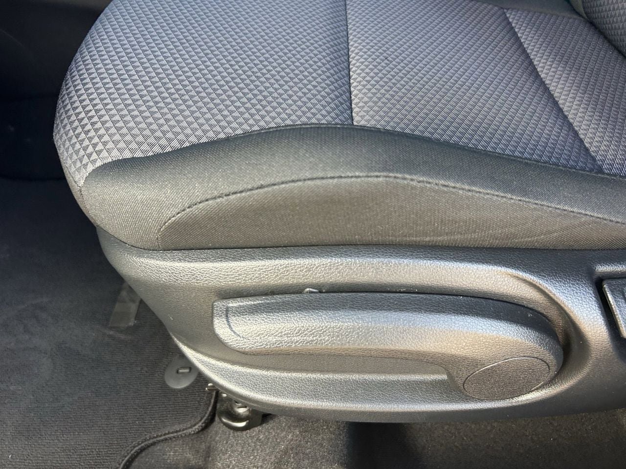 Used 2025 Kia Soul S FWD image 28