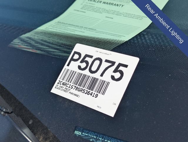 Used 2025 Chrysler Pacifica Premium FWD image 45