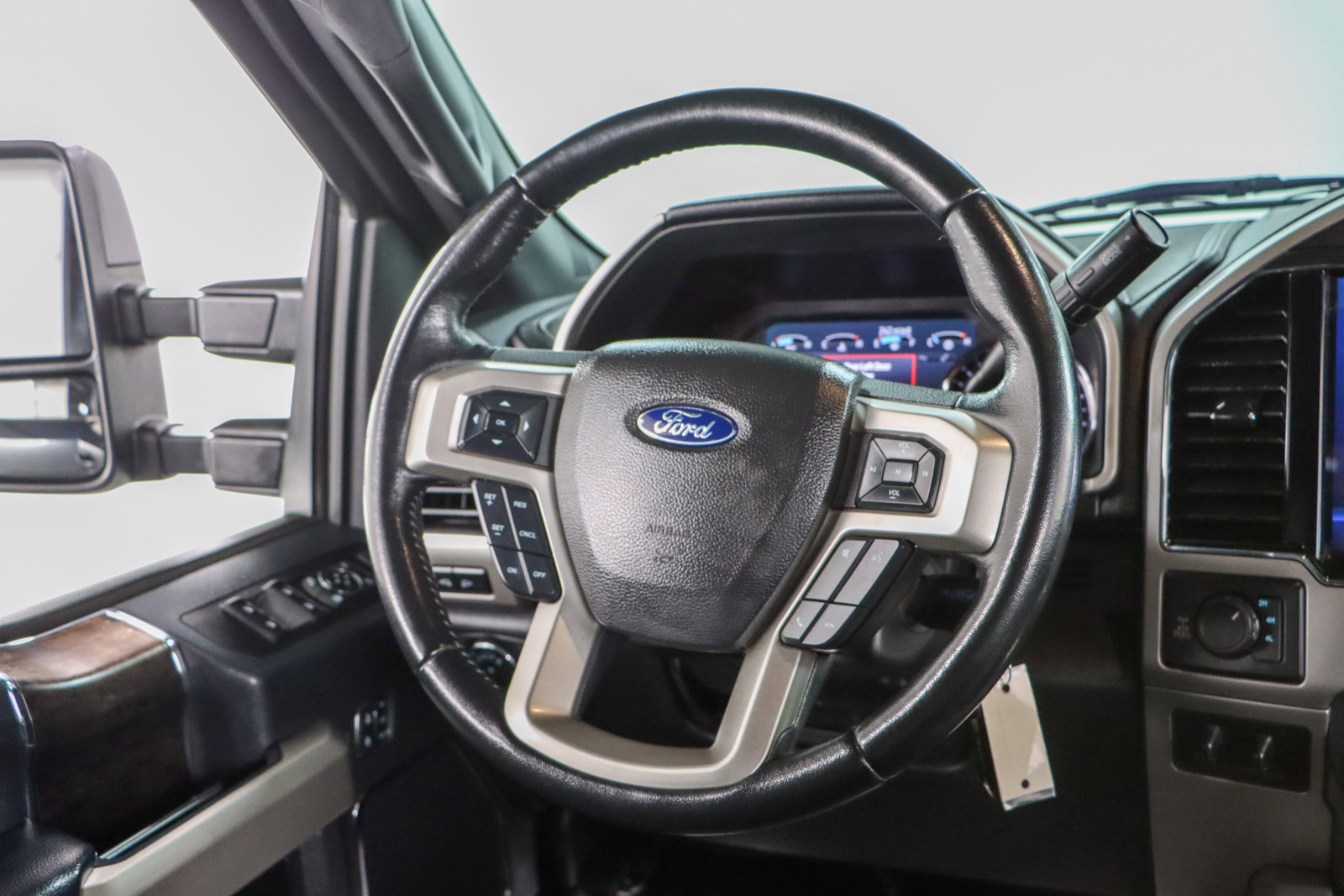 Used 2022 Ford F350 Lariat w/ Lariat Value Package image 13