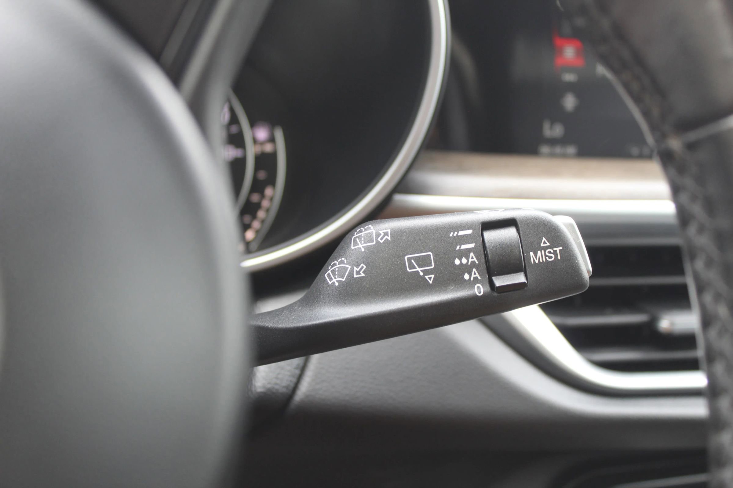 Used 2019 Alfa Romeo Stelvio Ti Lusso w/ Quick Order Package 22X Lusso AWD/4WD image 30