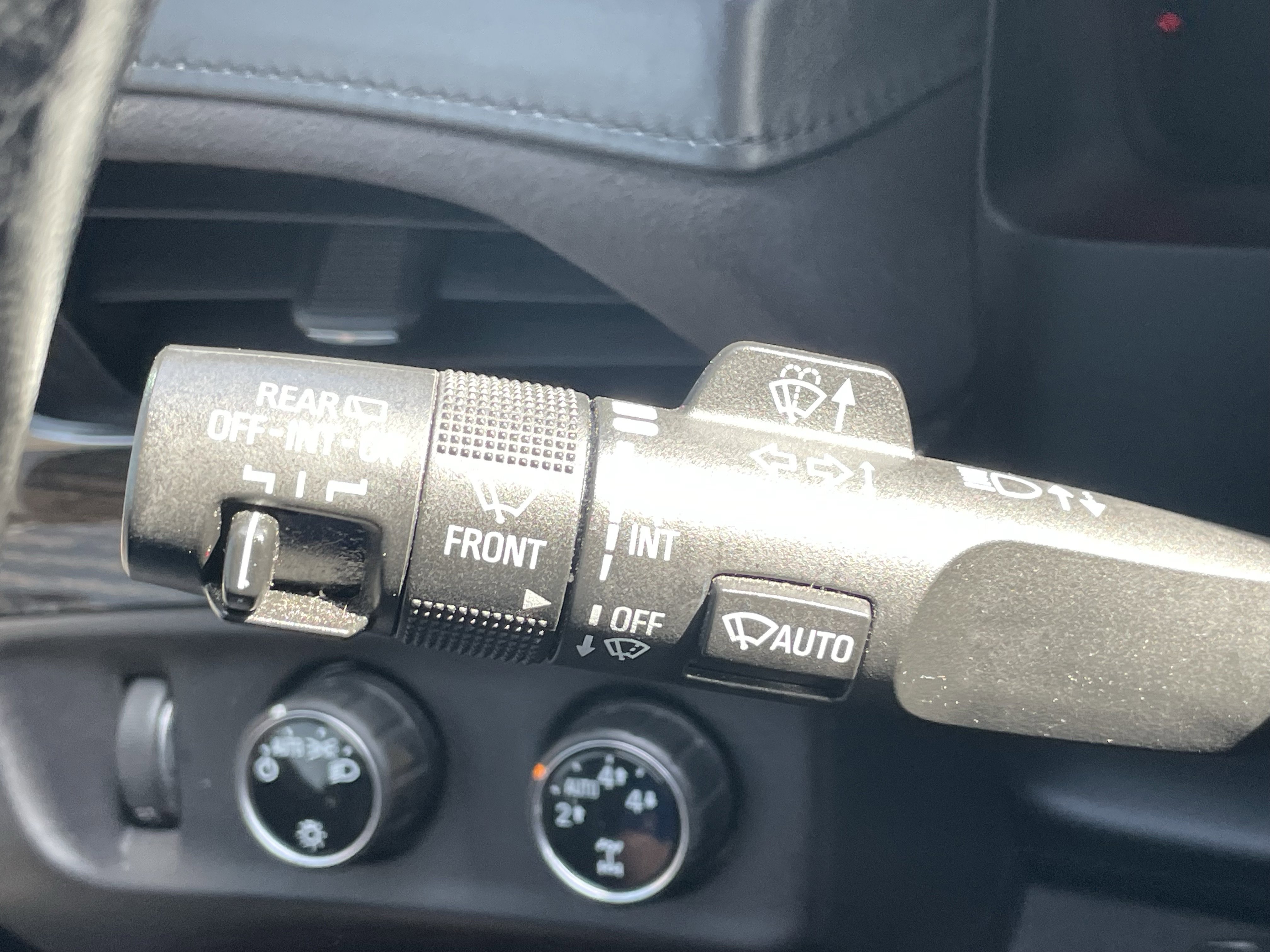 Used 2016 Cadillac Escalade Platinum image 18