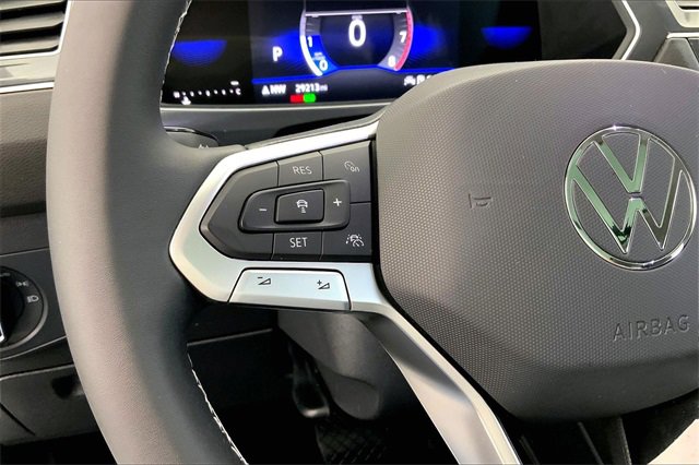 Certified 2023 Volkswagen Tiguan SE w/ Panoramic Sunroof Package image 18