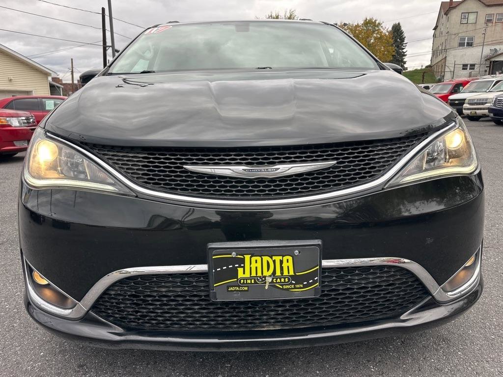 Used 2017 Chrysler Pacifica Touring Plus w/ Tire & Wheel Group image 9