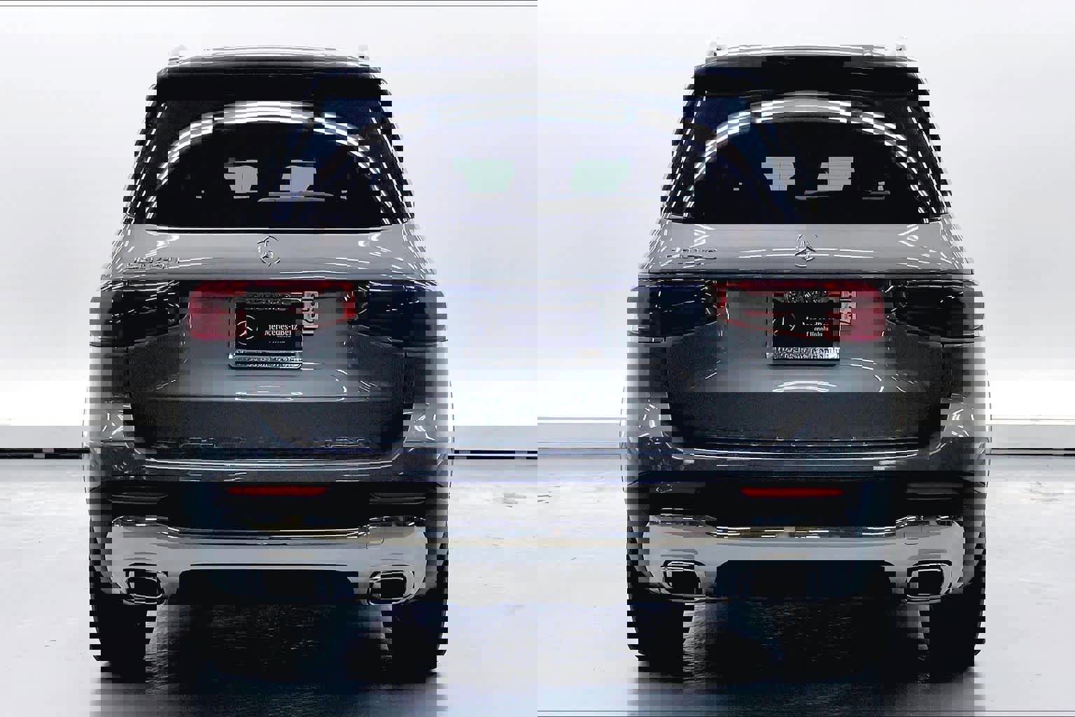 Used 2025 Mercedes-Benz GLB 250 image 3