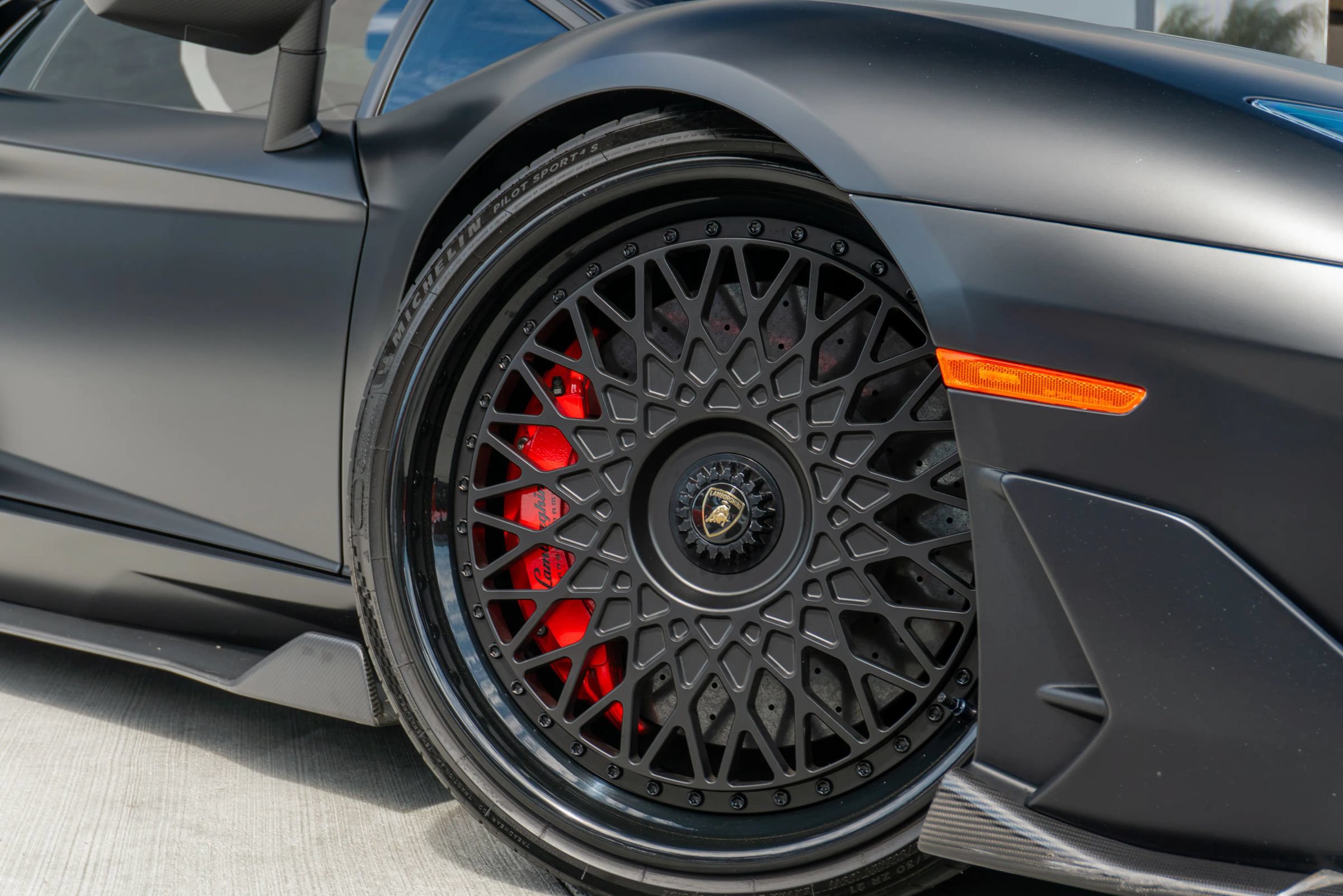Used 2020 Lamborghini Aventador SVJ AWD/4WD image 36