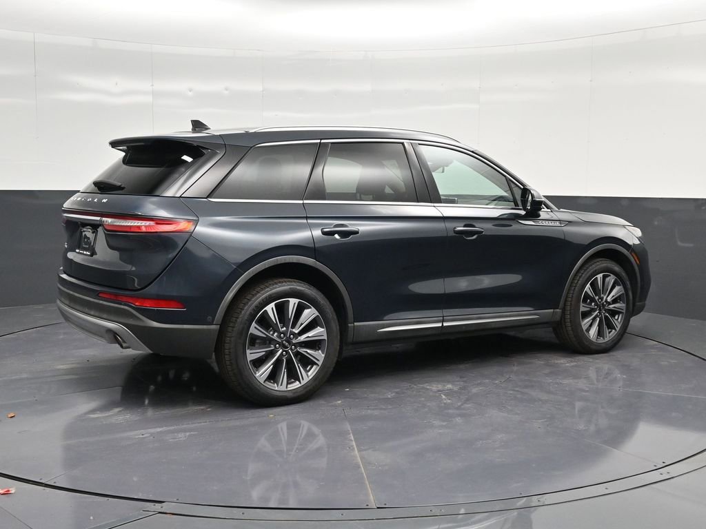Used 2021 Lincoln Corsair Reserve FWD image 3