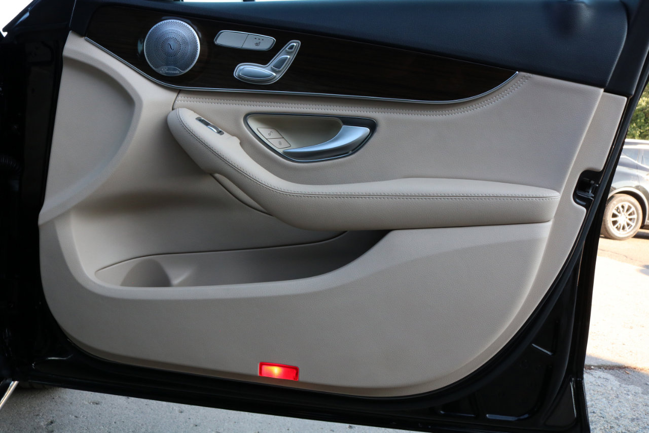 Used 2015 Mercedes-Benz C 300 4MATIC Sedan image 38