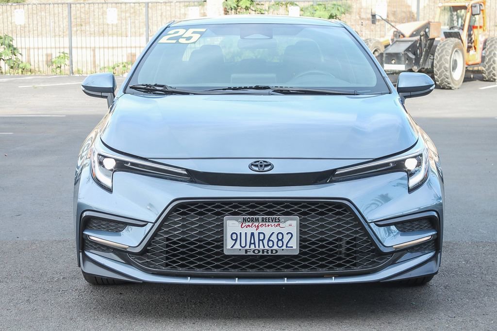 Used 2025 Toyota Corolla SE FWD image 2