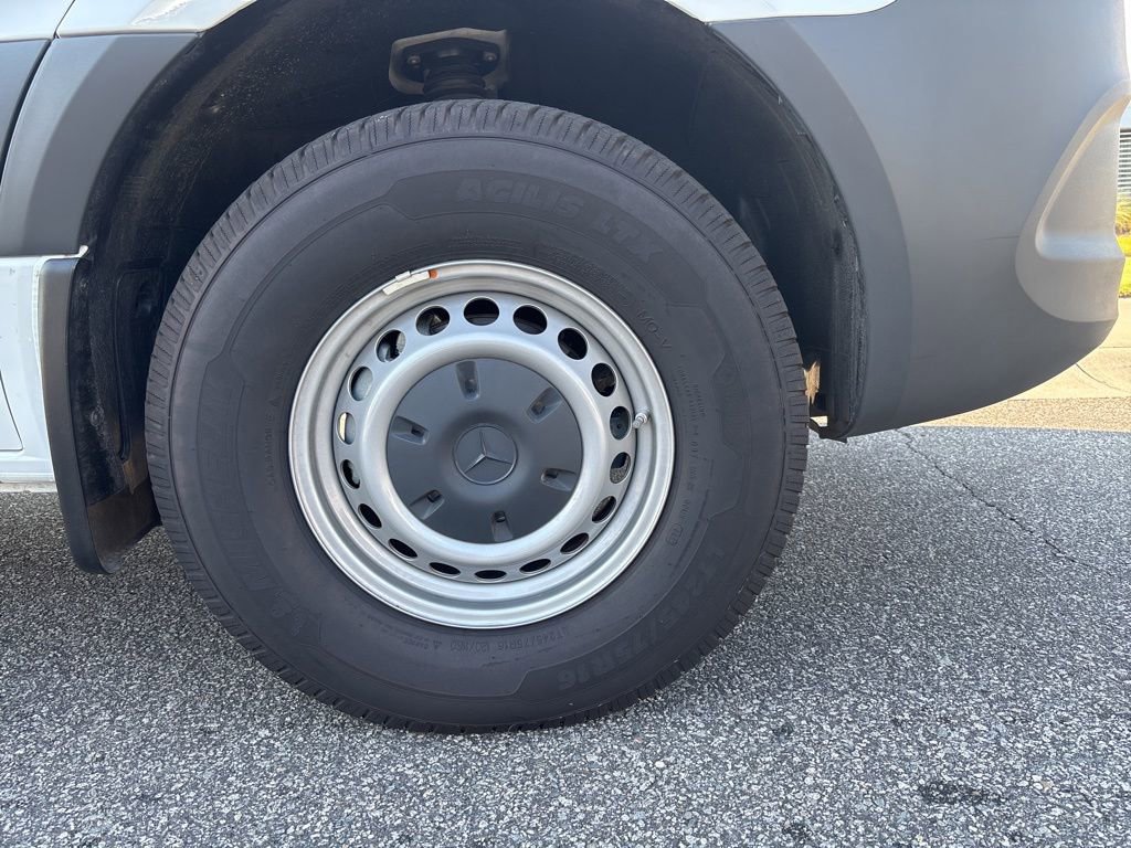 Used 2023 Mercedes-Benz Sprinter 144 Cargo image 9