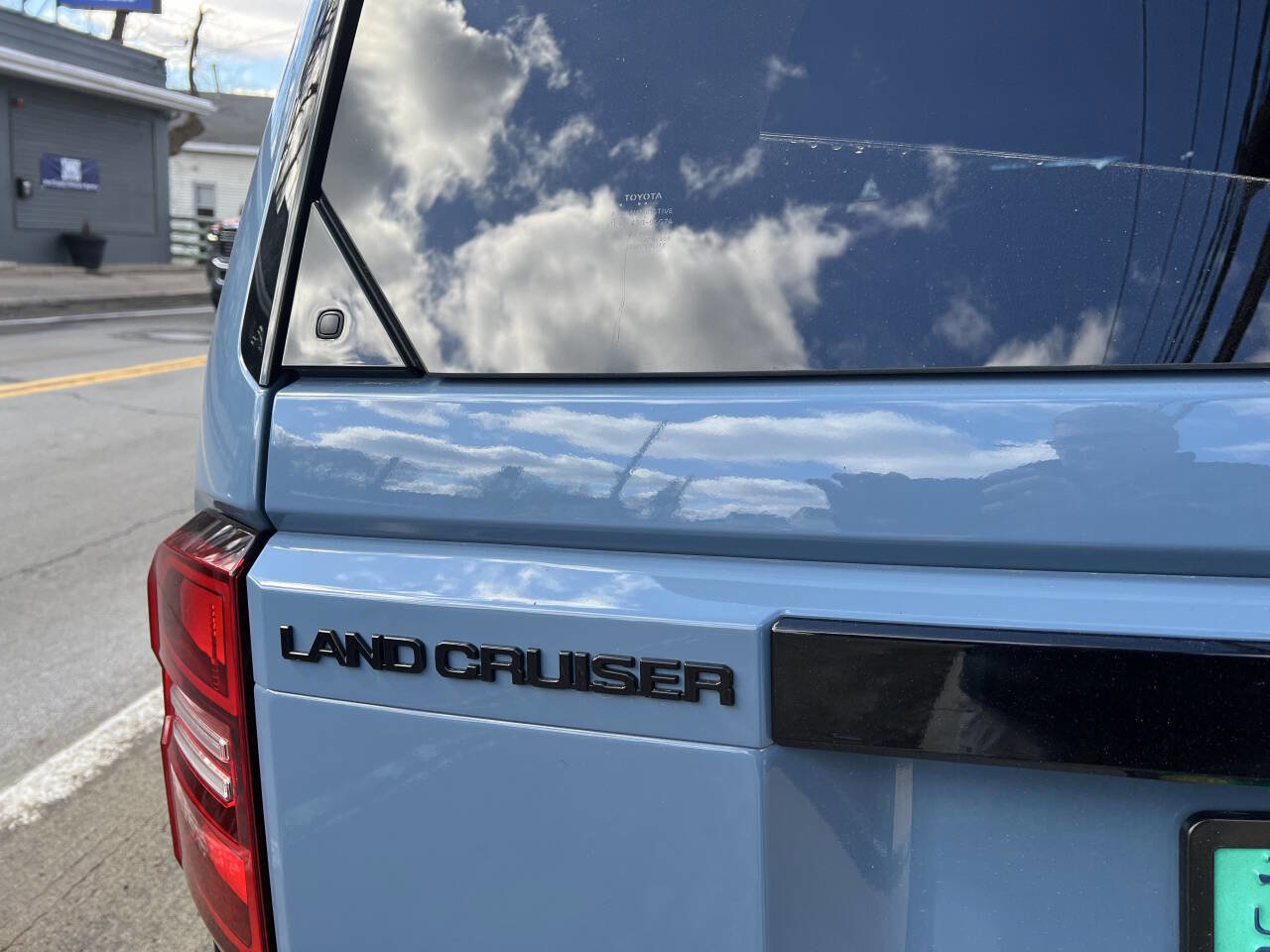 Used 2025 Toyota Land Cruiser w/ Premium Package image 8