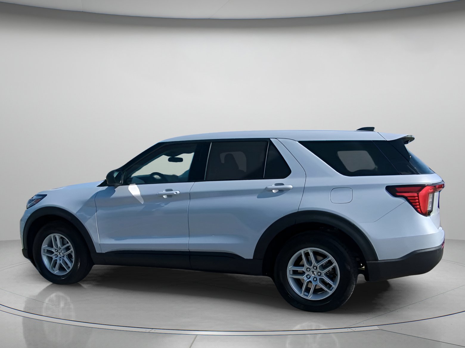New 2026 Ford Explorer Active RWD image 18