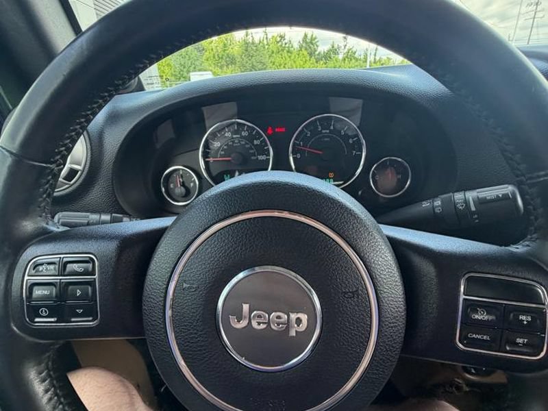 Used 2012 Jeep Wrangler Rubicon w/ Dual Top Group AWD/4WD image 10