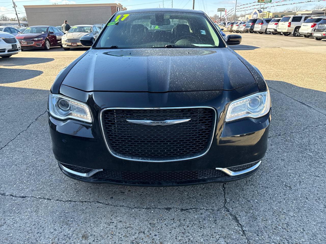 Used 2017 Chrysler 300 Limited RWD image 7