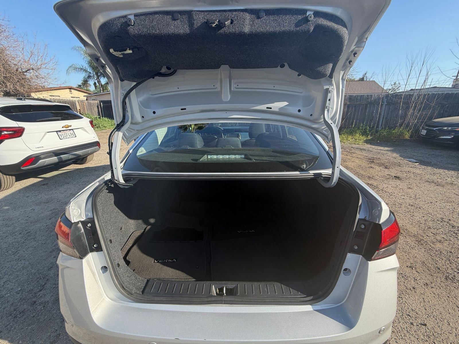 Used 2025 Nissan Versa SV image 34