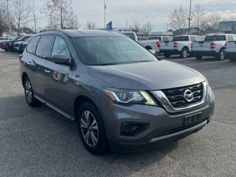 Used 2017 Nissan Pathfinder S image 3