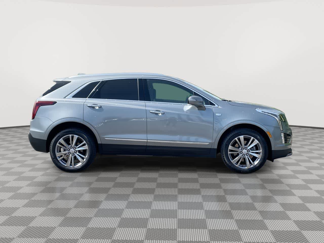 Used 2024 Cadillac XT5 Premium Luxury w/ LPO, Floor Liner Package FWD image 9