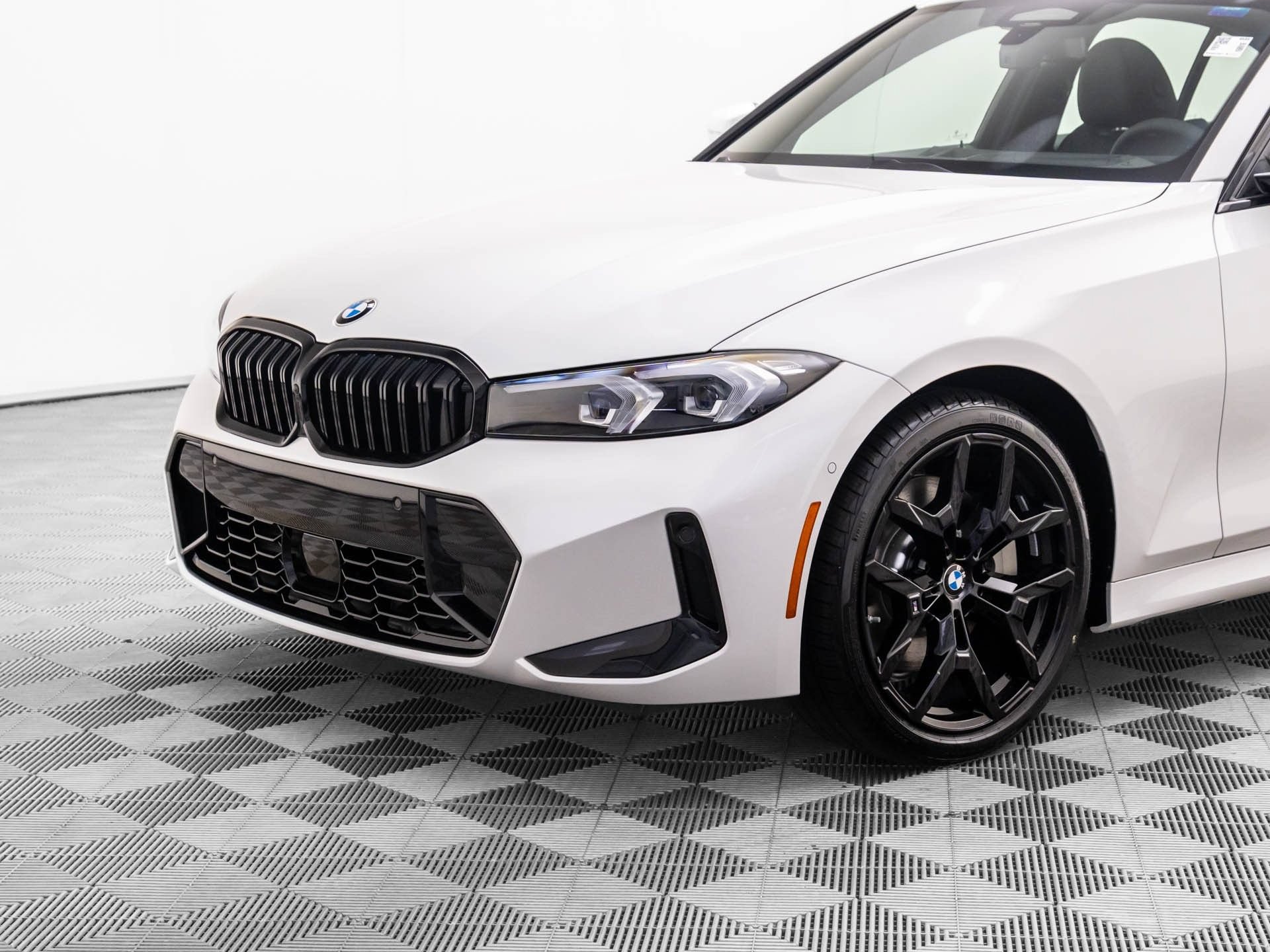 Used 2026 BMW 330i xDrive Sedan w/ M Sport Package AWD/4WD image 31