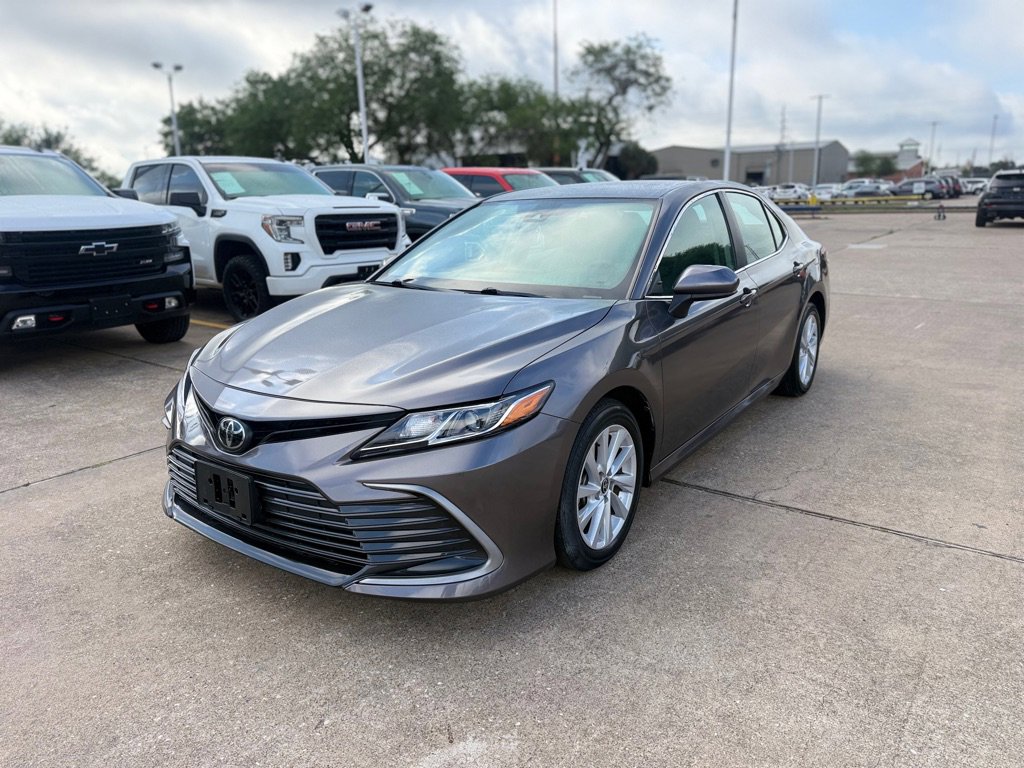 Used 2023 Toyota Camry LE FWD image 1