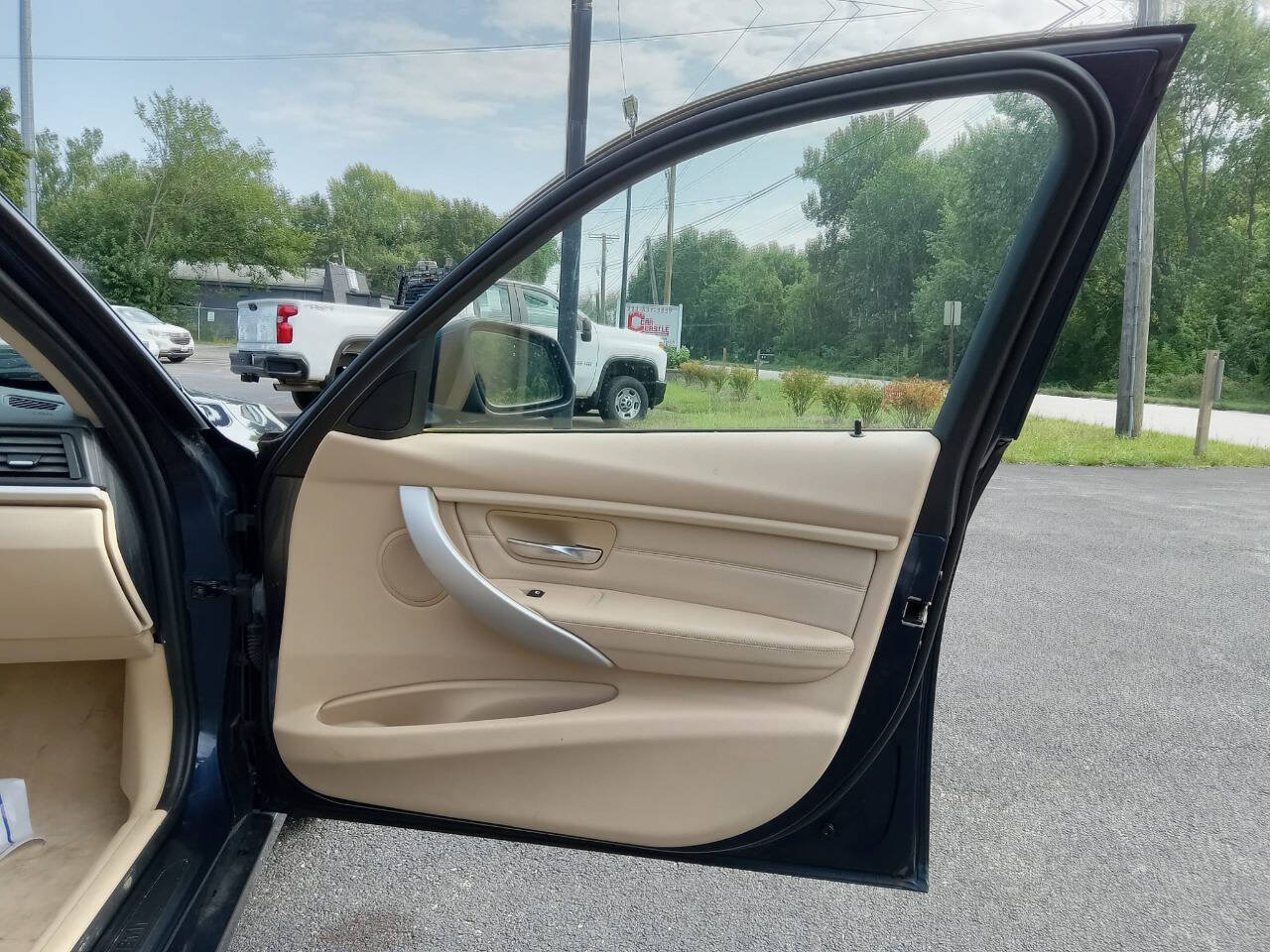 Used 2012 BMW 328i Sedan RWD image 12