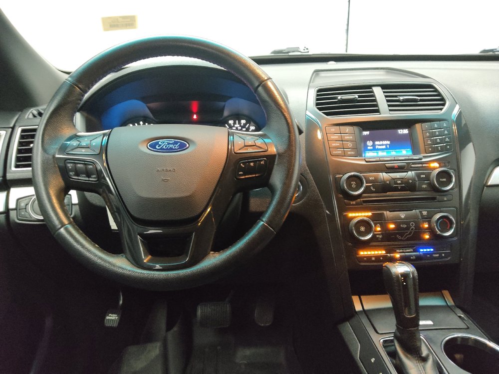 Used 2017 Ford Explorer XLT AWD/4WD image 22