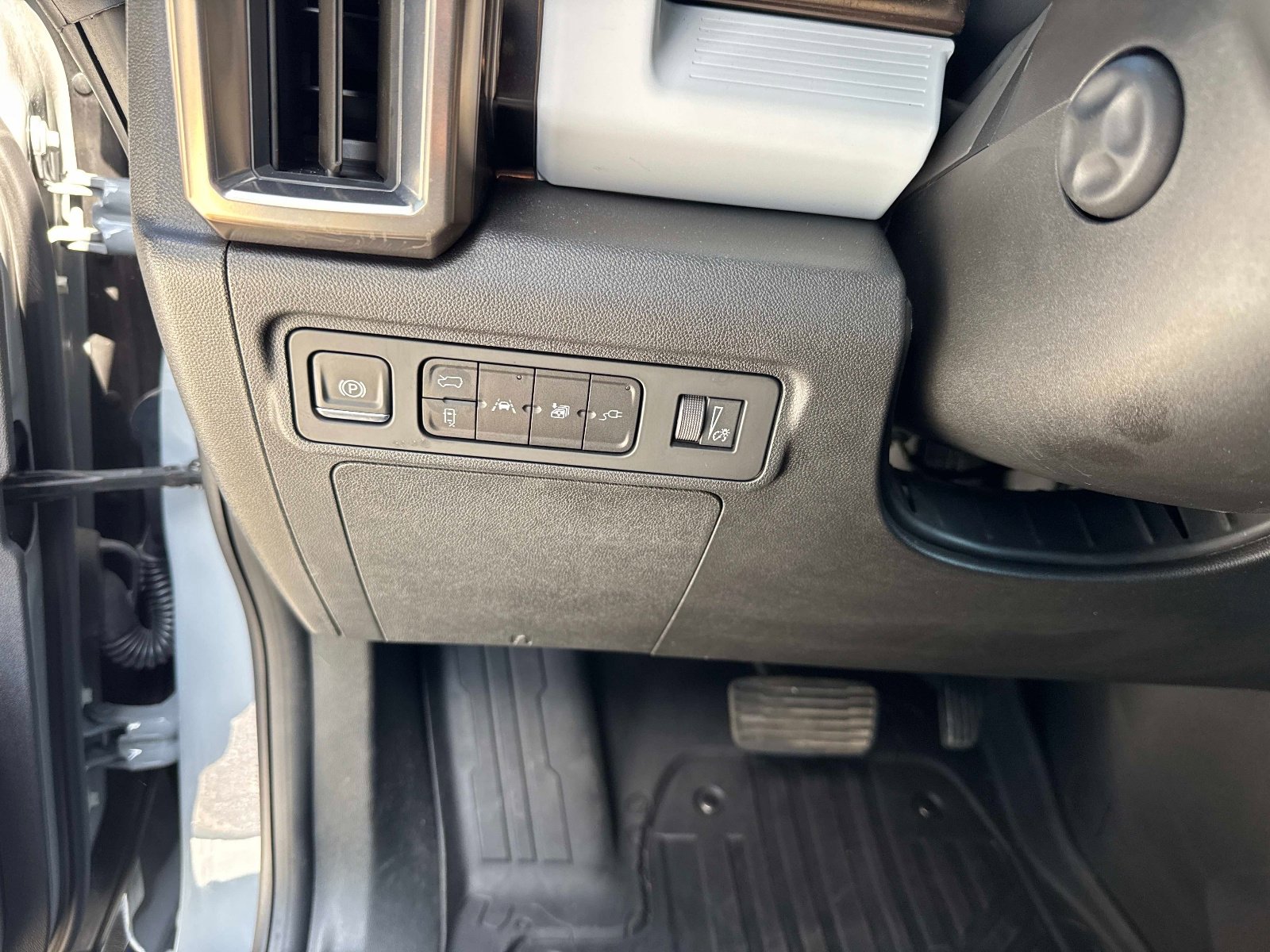 Used 2025 GMC Hummer EV 3X AWD/4WD image 32