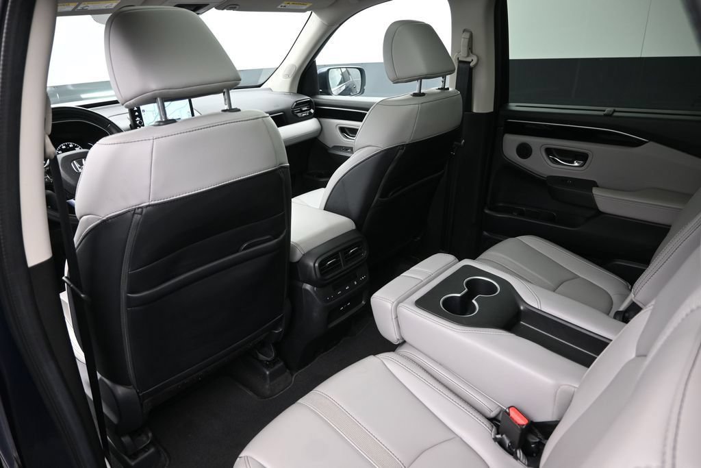 Certified 2024 Honda Pilot Touring image 16