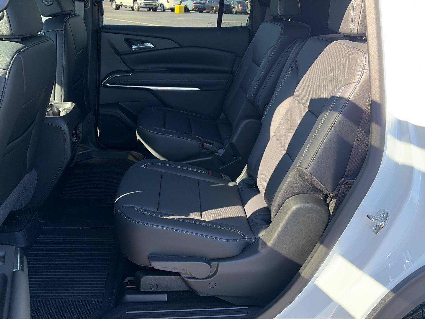 New 2027 Chevrolet Traverse LT w/ Midnight/Sport Edition AWD/4WD image 13