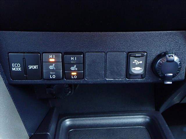 Used 2015 Toyota RAV4 Limited w/ Technology Package image 21