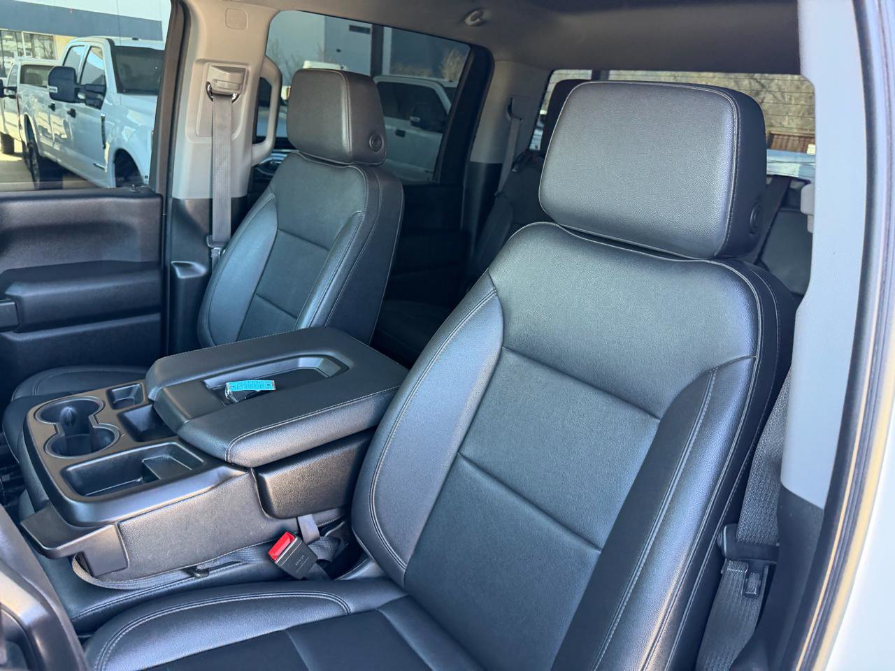 Used 2024 GMC Sierra 3500 Pro w/ Convenience Package image 33