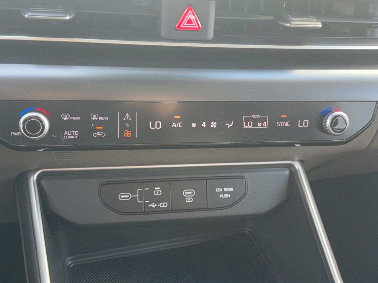 Used 2026 Kia Carnival FWD image 22