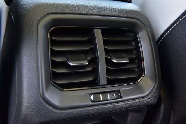 New 2026 Volkswagen Taos SE AWD/4WD image 24