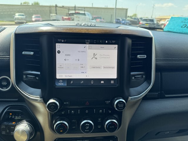 Used 2022 RAM 1500 Laramie AWD/4WD image 18