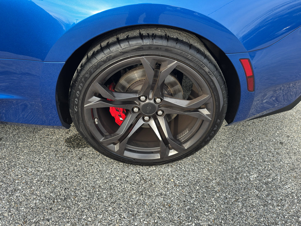 Used 2018 Chevrolet Camaro SS image 16