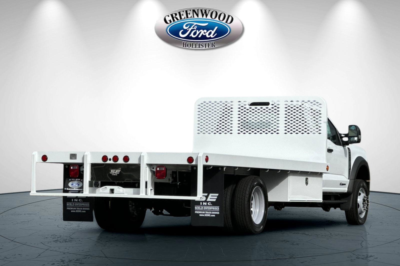 New 2025 Ford F550 2WD Regular Cab Super Duty image 4